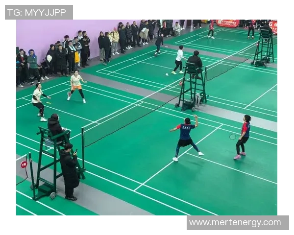 羽毛球新手必看：轻松掌握团队协作技巧与实用策略